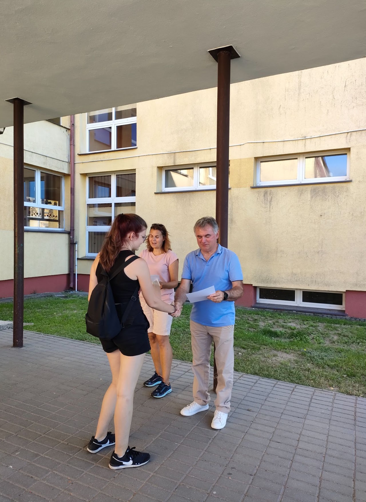 Převzetí certifikátů od starosty města Margonin — 2